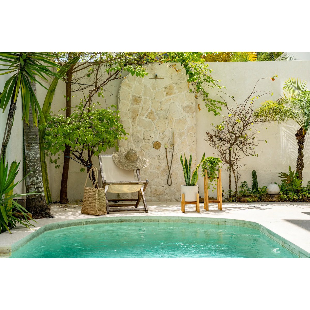 Terracotta plantenhouder met teakhout