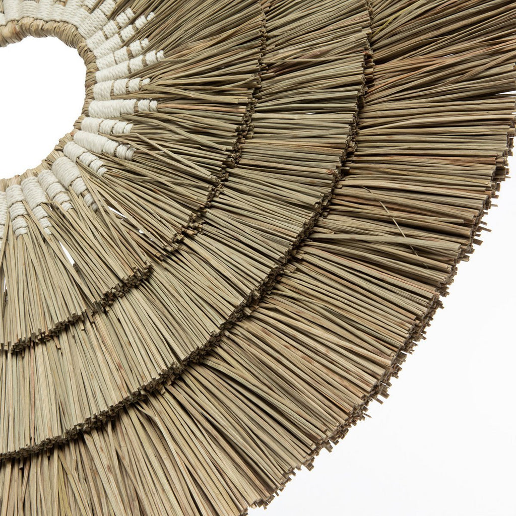 Mengdong muurdecoratie van gras en katoen