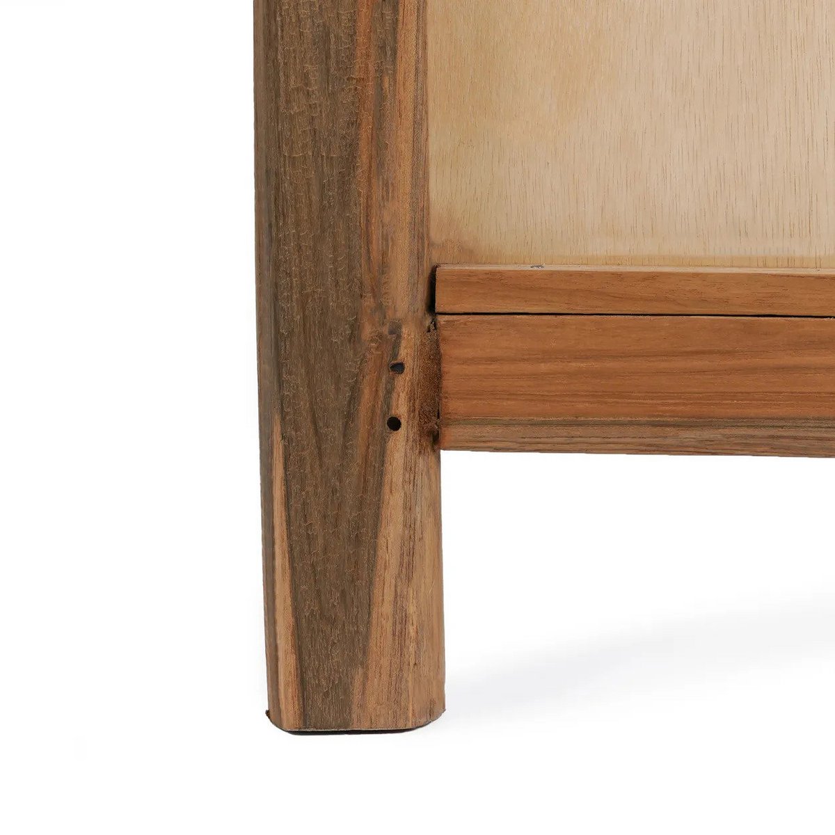 Vrijstaande spiegel van hout