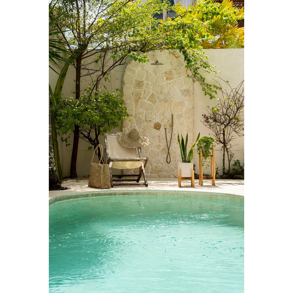 Terracotta plantenhouder met teakhout