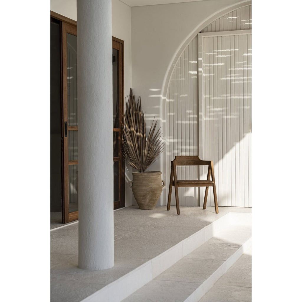 Nihi Sumba stoel van teakhout