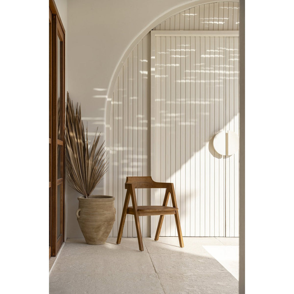 Nihi Sumba stoel van teakhout